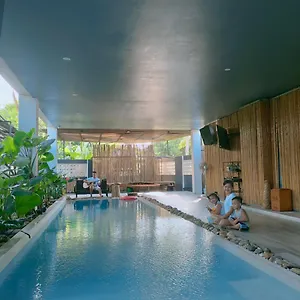 2* Hotel Nha Bong
